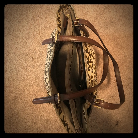 Michael Kors Purse - Picture 3 of 4